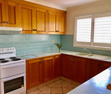 Beautifual Executive Townhouse in the heart of East Tamworth - Photo 5