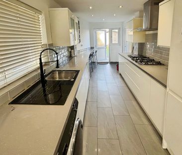 Trent Avenue, Upminster, RM14 - Photo 6