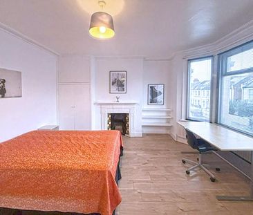 4 bedroom terraced house to rent - Photo 1