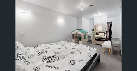 Spacious & Stylish 4 Bedroom Family Home in Prime Niddrie Location - Photo 4