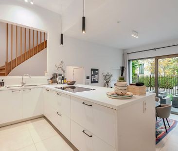 Moderne woning met 2 slaapkamers en dubbele buitenruimte te huur in... - Photo 1
