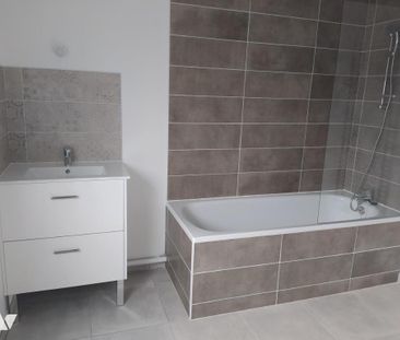 MAISON DE PLAIN PIED ENTIEREMENT RENOVEE - Photo 2