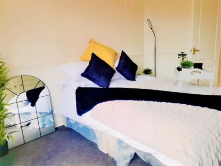 Classic Bedroom - Photo 2