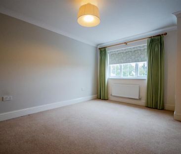 4 bedroom terraced house to rent - Photo 3