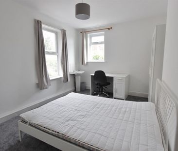 6 bedroom House To Let - Photo 6