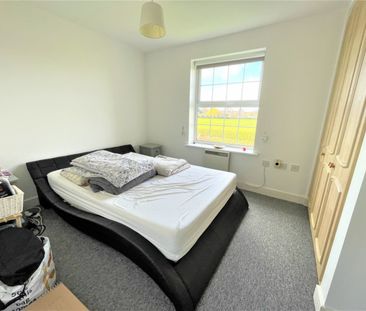 A 1 Bedroom Flat Instruction to Let in - Photo 4