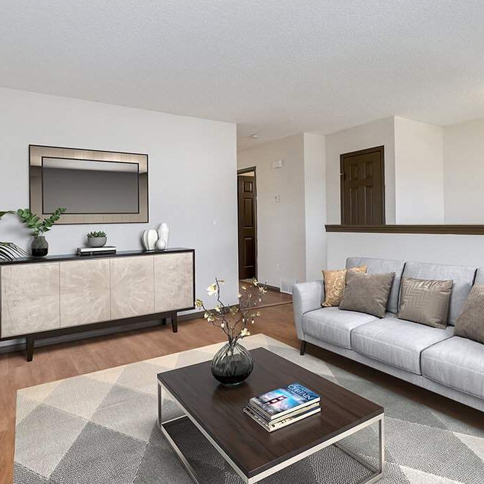 Renovated Suite - 3 Bedroom - Photo 1