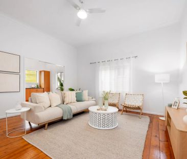 CHARACTER-FILLED HOME IN A PRIME INNER-CITY LOCATION - Photo 5