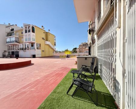 GROUND FLOOR 1 BEDROOM IN TORREVIEJA - Photo 3