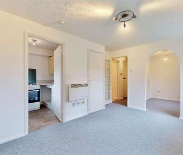 Plumtree Close, Dagenham, RM10 - Photo 2