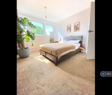 1 bedroom in a flat share to rent - Photo 5