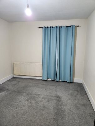 3 Bed Flat, Romford Road, E7 - Photo 1