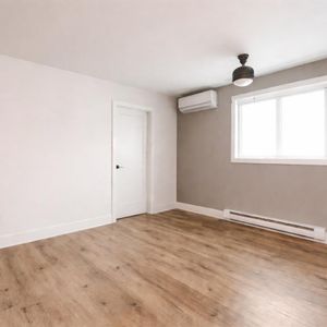 3½ Tranquille Rénové | WiFi, Rangement Et Surveillance 24h - Photo 2