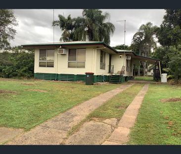 15 Leichhardt Dr, Moranbah, Qld 4744 - Photo 4