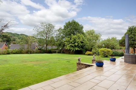 Werneth Road, Woodley - Photo 4