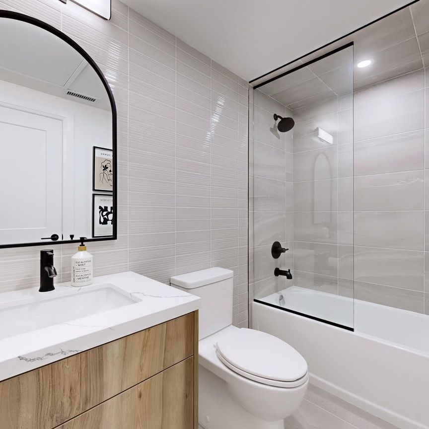 For Lease - 49 Charles Street Unit# 204, Newmarket, Ontario - Photo 1