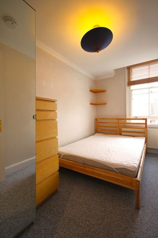 3 Bed Flat, Raeburn Street, SW2 - Photo 3