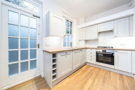 2 bedroom end of terrace house to rent - Photo 4