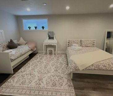 For Lease - 4206 Bloor Street Unit# Basement, Toronto, Ontario - Photo 6