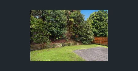 Modern Townhouse & Convenient Location - Photo 3