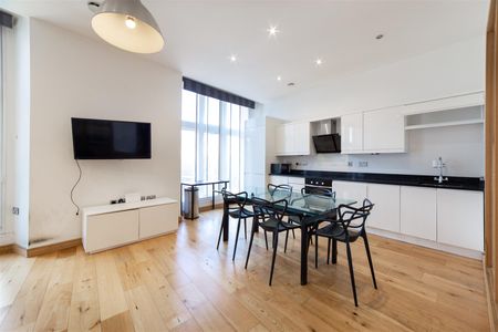 2 bed apartment to rent in Grainger Street, City Centre, NE1 - Photo 3