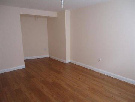 2 bedroom townhouse to rent - Photo 2