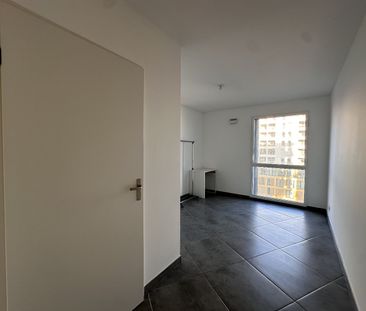 Location Appartement 4 pièces 81m² MONTPELLIER 34000 - Photo 2
