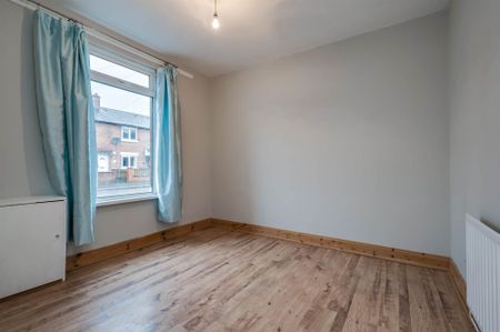 214 Donegall Avenue, BELFAST, BT12 6LY - Photo 2