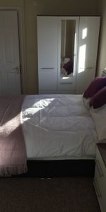 Double Ensuite Room - Couples Accepted - Photo 4