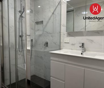 Beauty in Hoxton Park! - Photo 2