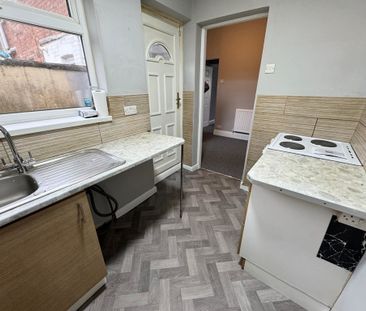 2 Bedroom Mid Terraced House - Photo 5