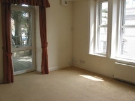 2 Double Bedroom Student Maisonette with terrace balcony - Lansdowne - Photo 3