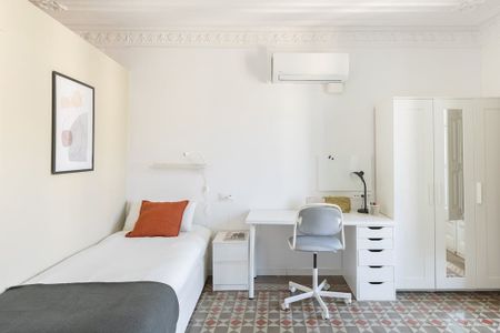 Carrer de Bailèn, Barcelona, Catalonia 08010 - Photo 5