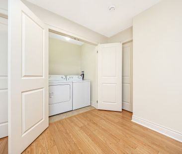 For Lease - 2419 Baronwood Drive, Oakville, Ontario - Photo 3