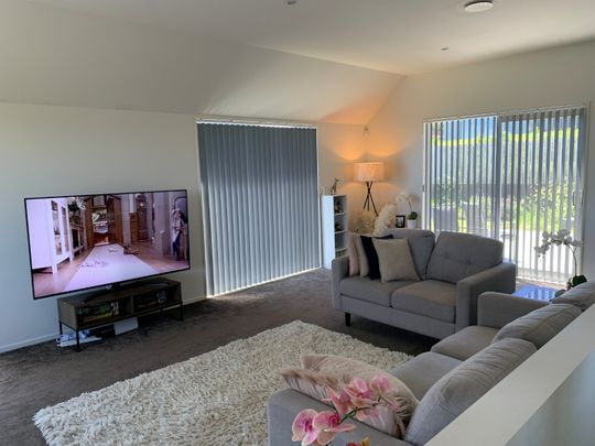 46 Tea Tree Lane, Woodridge - Photo 1