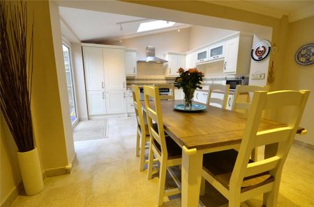 3 bedroom semi-detached house to rent - Photo 5