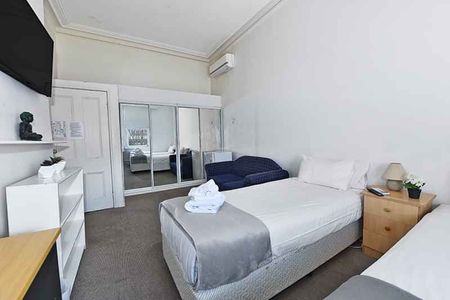 Room 4 (Non Ensuite) - Photo 3