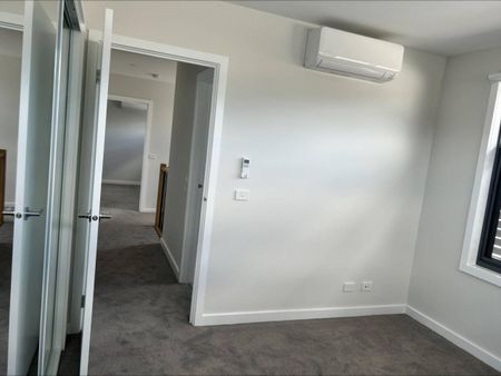 Private quiet lifestyle in Glenroy prime location - Photo 2