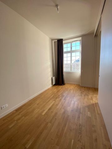 APPARTEMENT T3 de 95 m2 À POITIERS - Photo 2