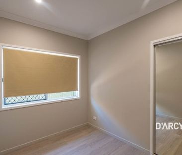 1/30 KOOTANGAL CRES - Photo 1