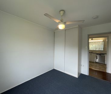 Highset home with large yard - Photo 6