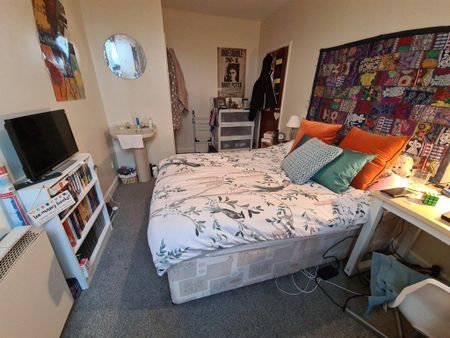 2 bedroom flat to rent - Photo 4