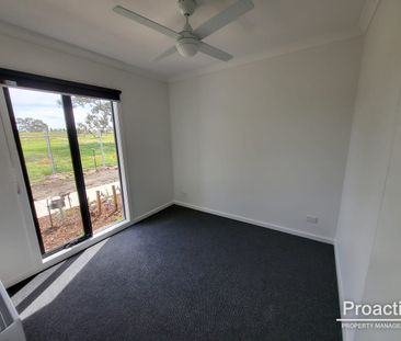 Welcome to 16 Swifter Walk, Wollert - Photo 6