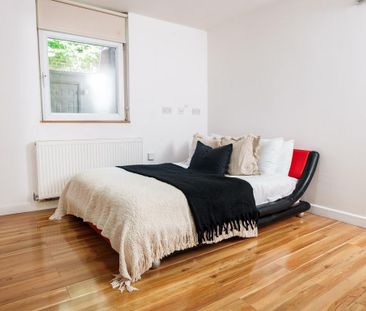 3 bedroom flat share to rent - Photo 2