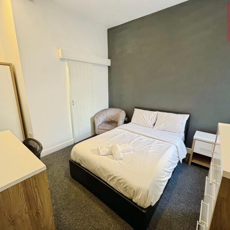 1 bedroom in a house share to rent - Photo 1