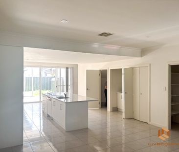 College Park - Photo 4