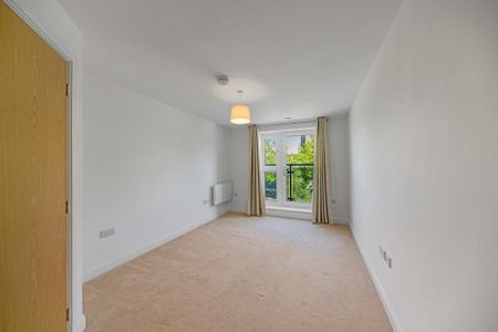 2 bedroom retirement property to rent - Photo 5