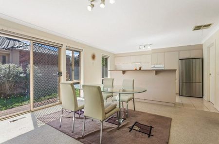 8 Carmel Avenue, Mount Waverley - Photo 5