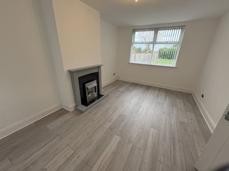 3 bedroom semi-detached house to rent - Photo 2