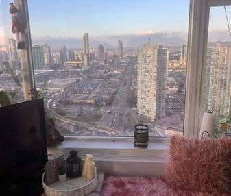 Looking for housemate for 2Bed2bath condo-Surrey-36th floor-3mins f... - Photo 3